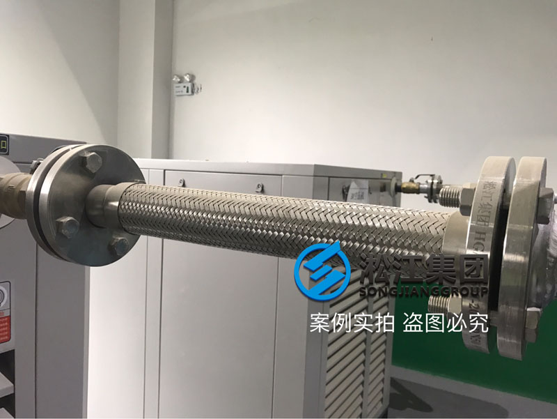 工業(yè)壓縮機儀表用氣源金屬軟管使用現(xiàn)場 工業(yè)壓縮機儀表用氣源金屬軟管使用現(xiàn)場